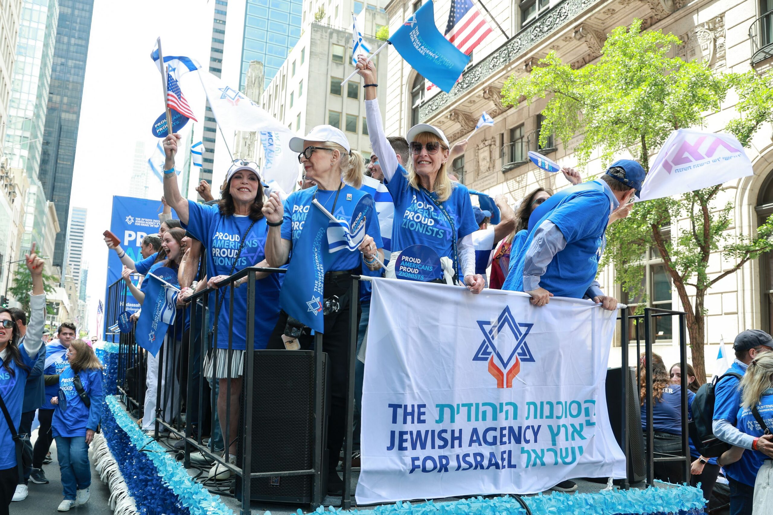 parade 13