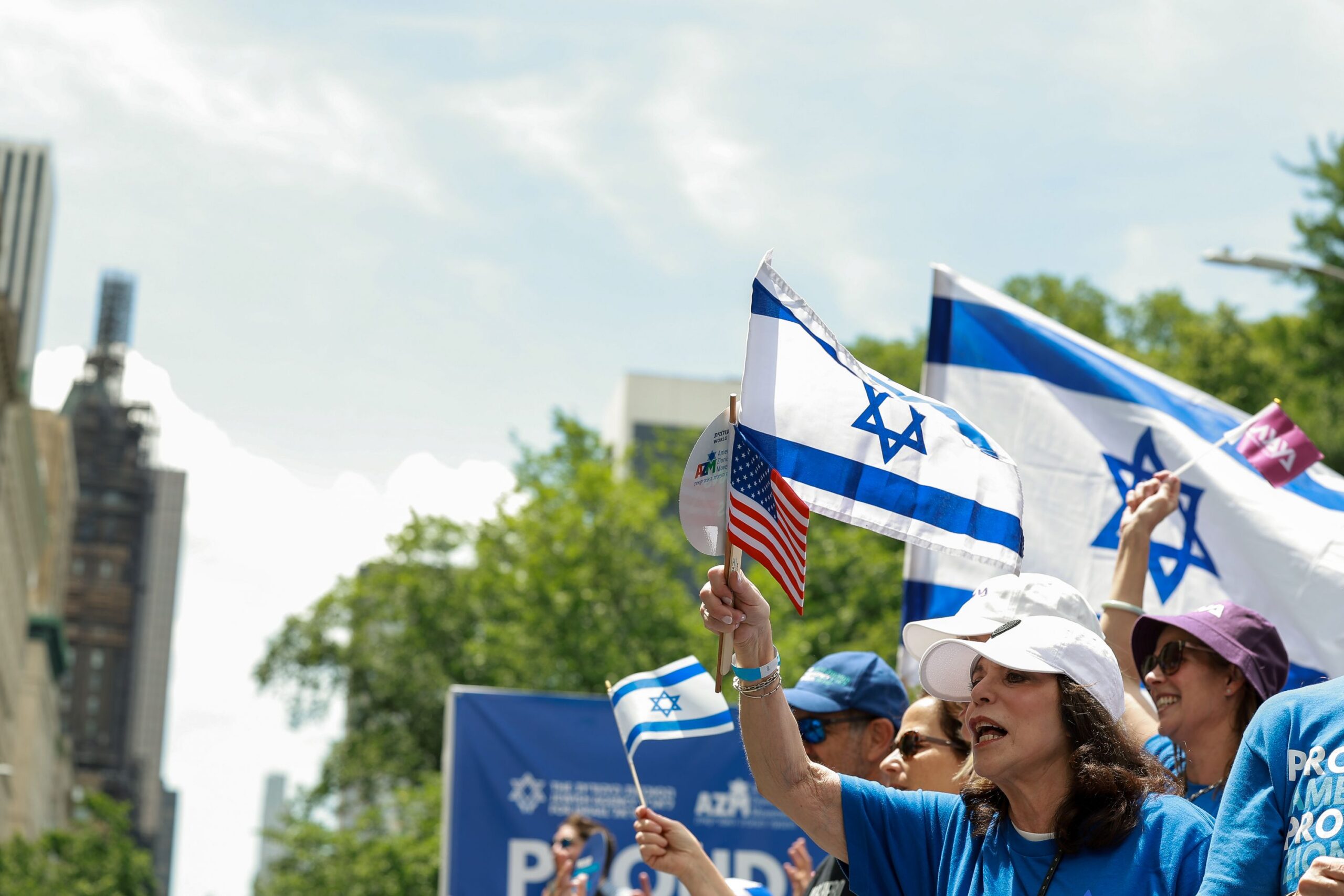 parade 17