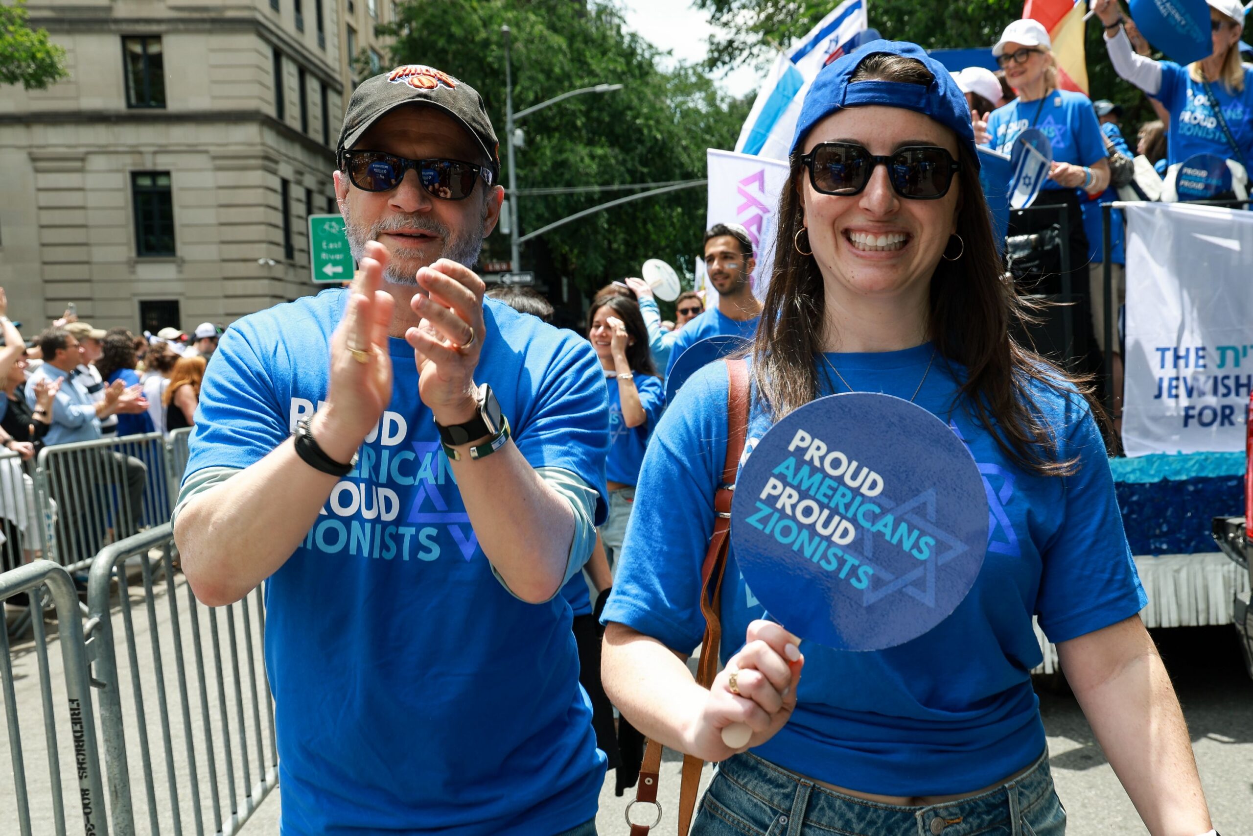 parade 2