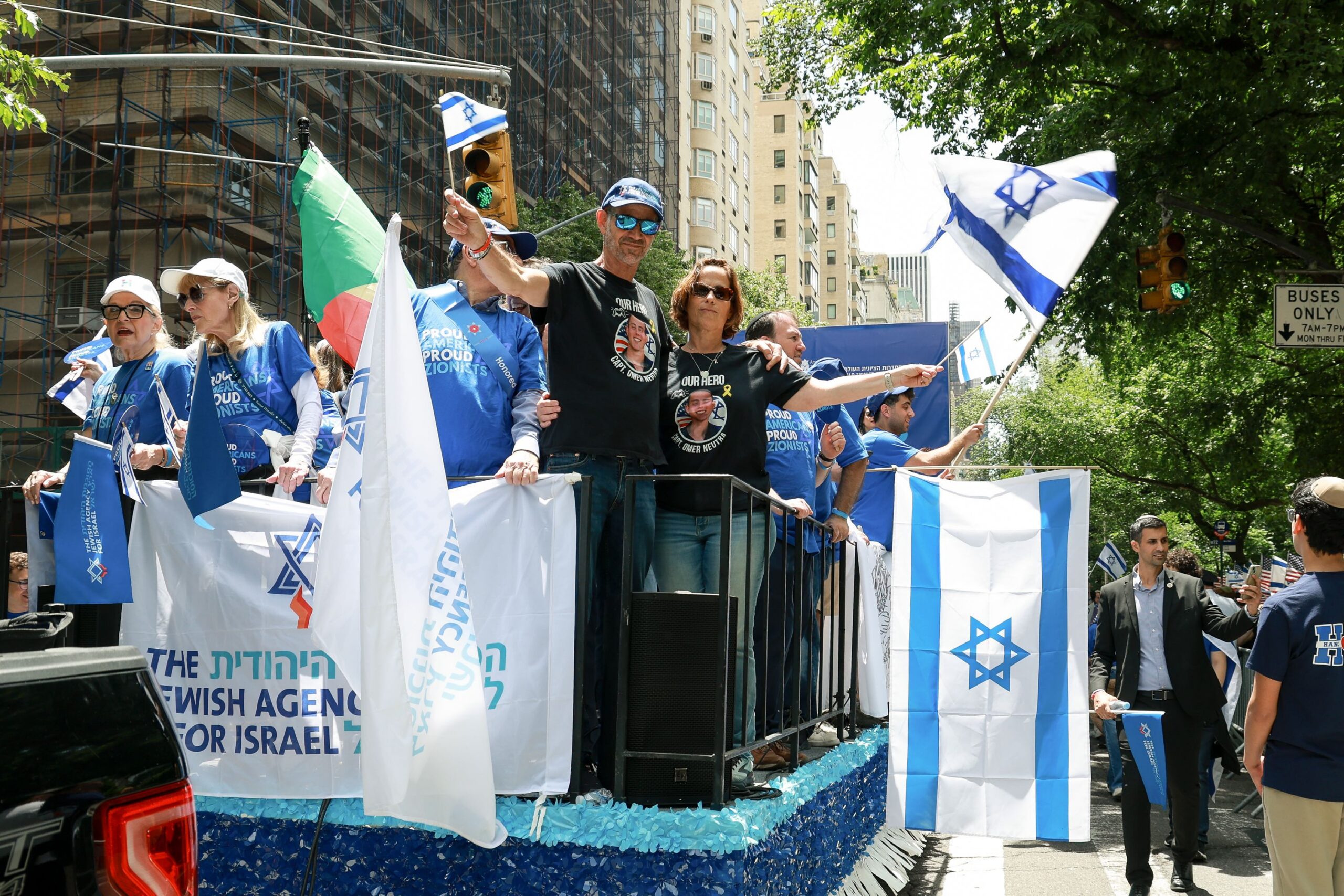 parade 3